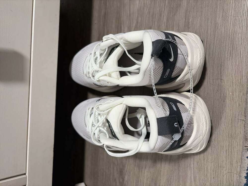 Nike Air Zoom Vomero 18 White Black "RUN" Graphic Running Shoes - Picture 3 of 9